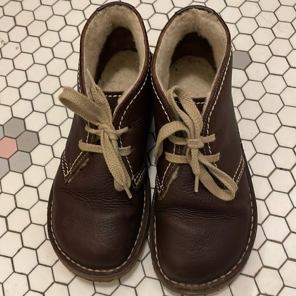 Duckfeet handmade Grena in Chocolate